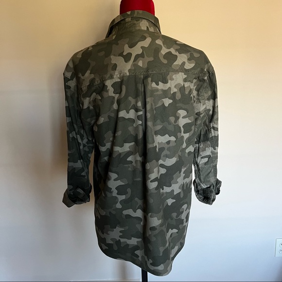 Eddie Bauer Boyfriend fit cami shirt - Picture 5 of 10